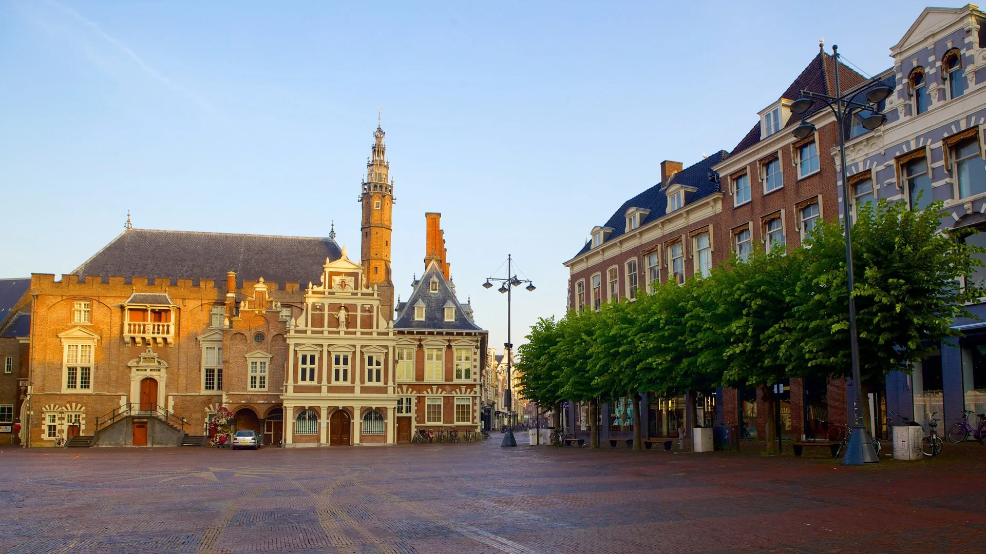 Haarlem: Your Insider Guide to Dining and Discovering the Golden