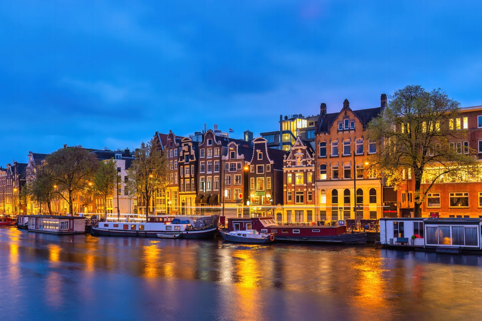 Amsterdam Logistics: Your Complete Planning Guide for Day