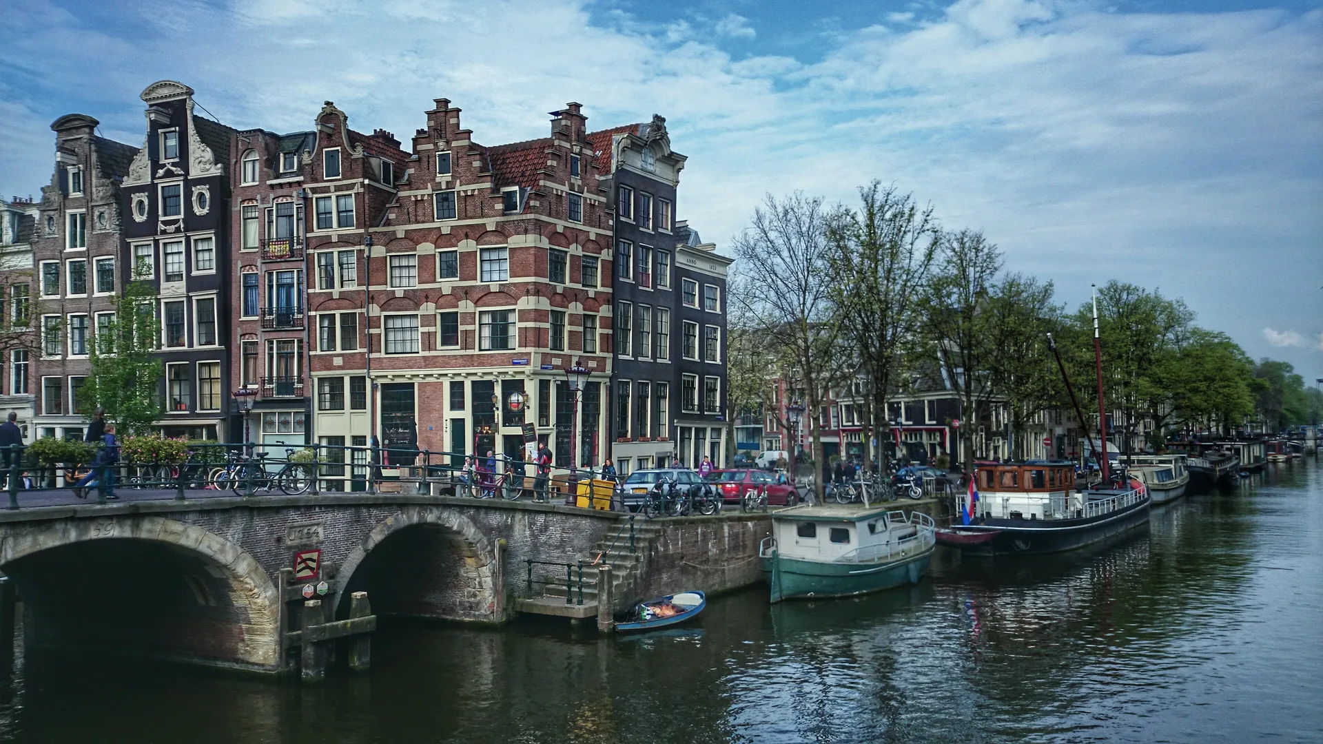 Amsterdam on a Budget: Top Experiences & Smart Savings