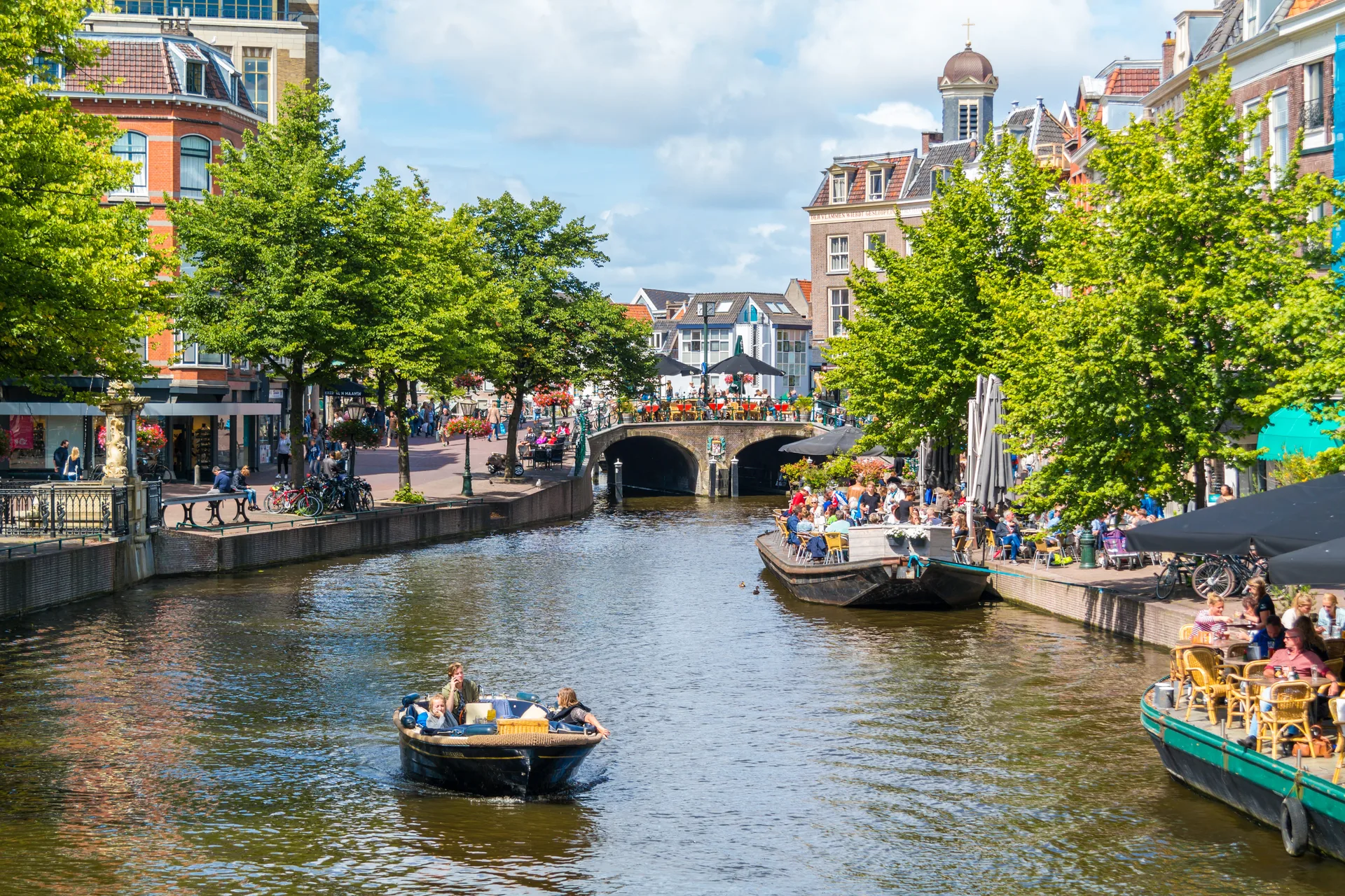 Leiden's Culinary Canvas: A Deep Try Its Top Restaurants