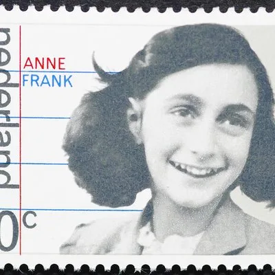 Anne Frank's Story - Guided Walking Tour through Amsterdam